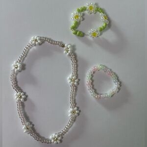 Set of rings - stretchy beaded flower (bracelet is no longer available)